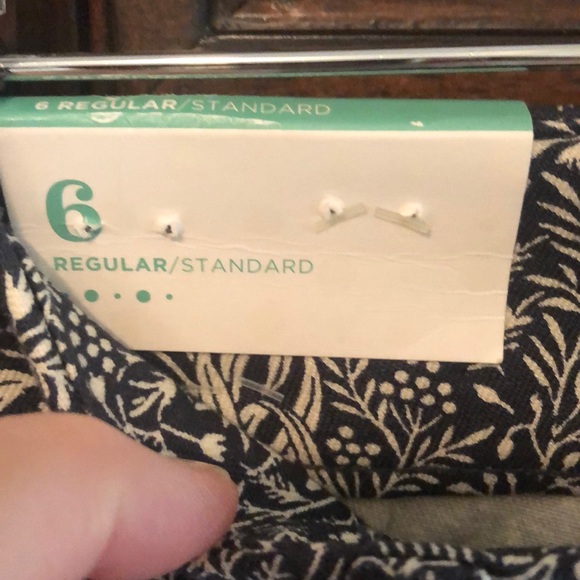 New with tag floral Old Navy Pixie ankle pant Sz 6 - Picture 3 of 6